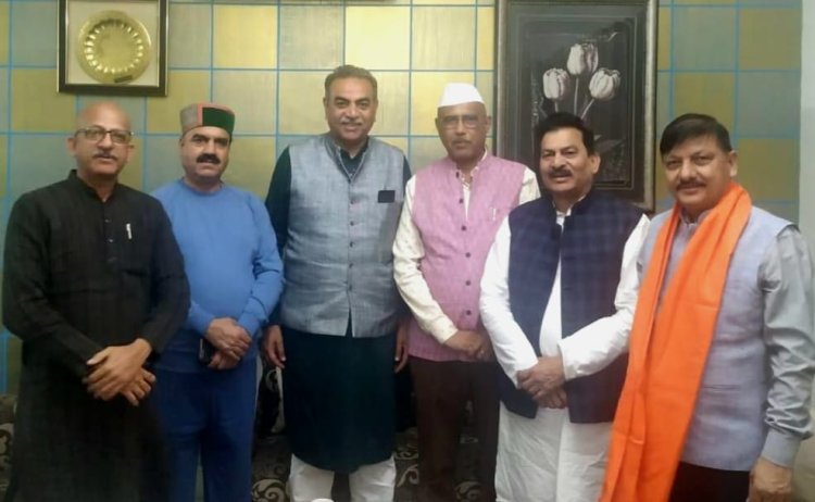 भाजपा नेताओं ने की टंडन से मुलाकात