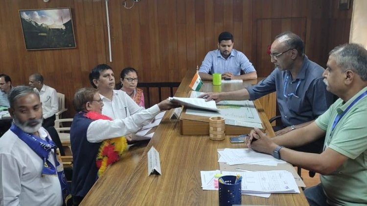 हमीरपुर संसदीय सीट के लिए 5 प्रत्याशियों ने दाखिल किए नामांकन पत्र