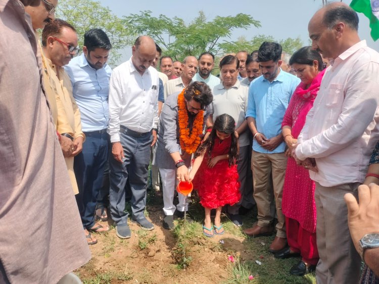 कैप्टन अनुराग सिंह ठाकुर का समीरपुर मंडल में जोरदार स्वागत:
