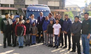 उपायुक्त ने चिल्ड्रन ऑफ द स्टेट बच्चों की बस को हरी झंडी दिखाकर किया रवाना ।