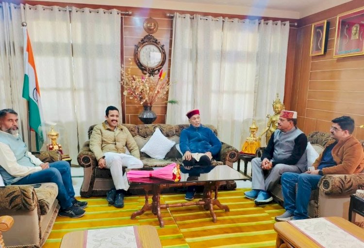 विक्रमादित्य सिंह ने प्रेम कुमार धूमल से की भेंट, रंजना के परिजनों को ढांढस बंधाया