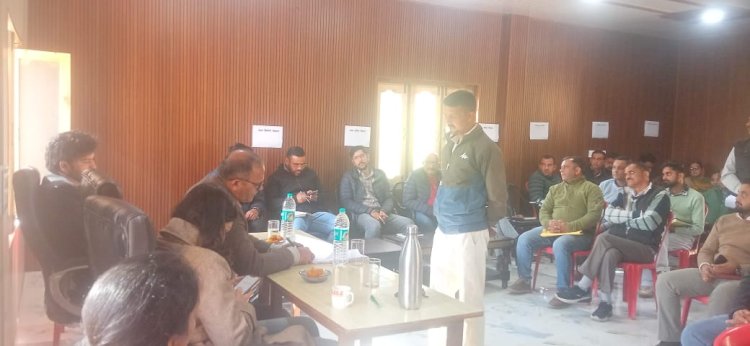 उटपुर में किया जनसमस्याओं का निपटारा