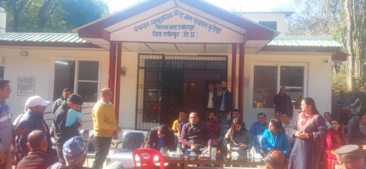 कुठेड़ा में जनसमस्याओं की सुनवाई, जमीन के 24 इंतकाल भी किए