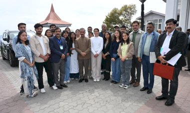 मुख्यमंत्री से पत्रकारिता विभाग के प्रतिनिधिमंडल ने भेंट की