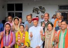 भोरंज विधानसभा क्षेत्र के जिला परिषद प्रत्याशियों ने समीरपुर में प्रोफेसर प्रेम कुमार धूमल से लिया आशीर्वाद