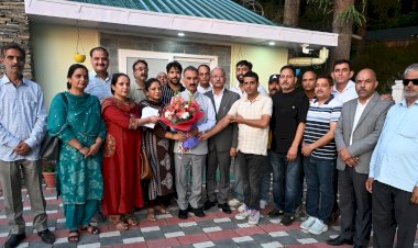 मुख्यमंत्री ने हमीरपुर के खोखाधारकों को दिया उचित पुनर्वास का भरोसा