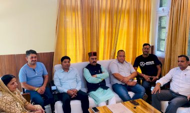 बिझड़ी में गरजे विधायक इन्द्रदत्त लखनपाल, आपदा राहत से लेकर बदहाल सड़कें, स्वास्थ्य सेवाओं और लोकतंत्र की अनदेखी पर सुक्खू सरकार को घेरा