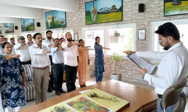 सदभावना दिवस पर अधिकारियों-कर्मचारियों ने ली शपथ