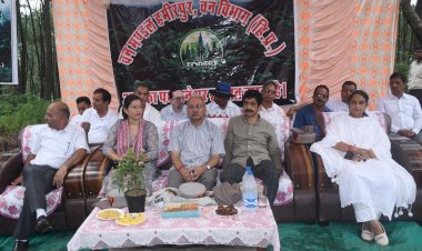 उखली में मनाया गया 77वां वन महोत्सव, सुनील शर्मा बिट्टू ने किया पौधारोपण