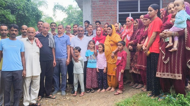 महिला मंडल साही भवन के शेष निर्माण कार्य का खर्च स्वयं उठाएंगे नरेश कुमार दर्जी, लगभग ₹3 लाख की सहायता की घोषणा