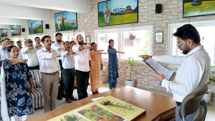 सदभावना दिवस पर अधिकारियों-कर्मचारियों ने ली शपथ