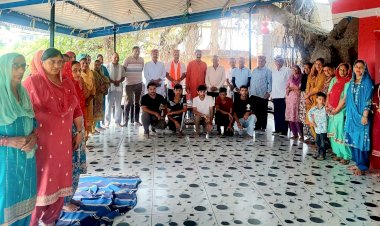 भाजपा जिला पदाधिकारियों व जिला परिषद सदस्यों ने ग्वारड़ू पंचायत में सुनी प्रधानमंत्री के मन की बात