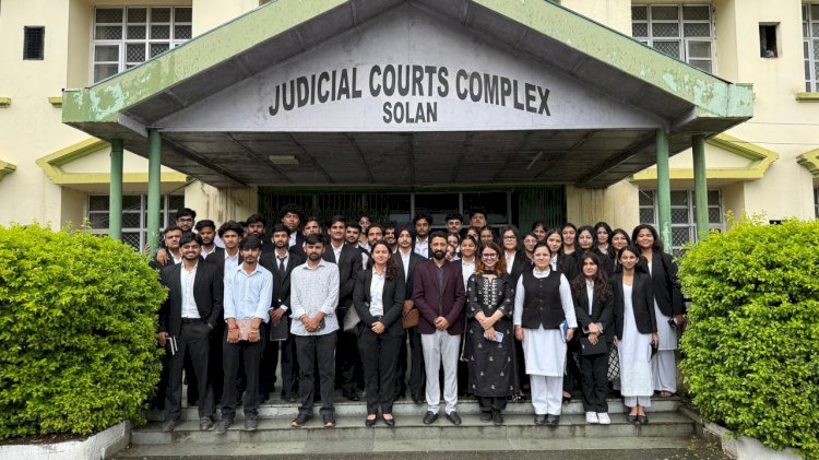 सोलन में लोक अदालत के दौरे के दौरान लीगल एड क्लिनिक के छात्रों को कोर्टरूम का अनुभव