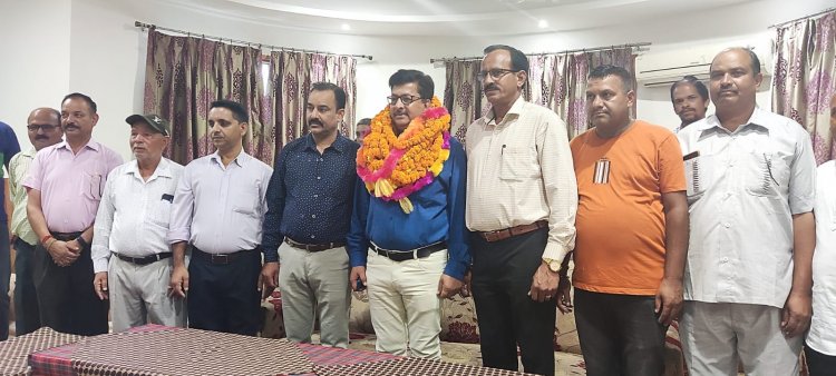 हमीरपुर संसदीय क्षेत्र में कांग्रेस प्रवक्ता की जिम्मेदारी दिए जाने पर जगजीत सिंह ठाकुर का कार्यकर्ताओं ने किया जोरदार स्वागत ।