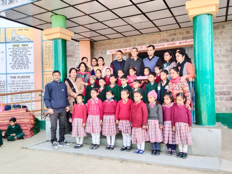 स्कूल में 35 गांवों के 367 नौनिहाल ग्रहण कर रहे हैं आधुनिक शिक्षा