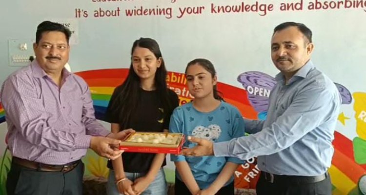 हिमाचल प्रदेश स्कूल शिक्षा बोर्ड के जमा दो के परीक्षा परिणामो में न्यू गुरुकुल स्कूल के कला संकाय की दो छात्राओं ने मेरिट में बनाया स्थान