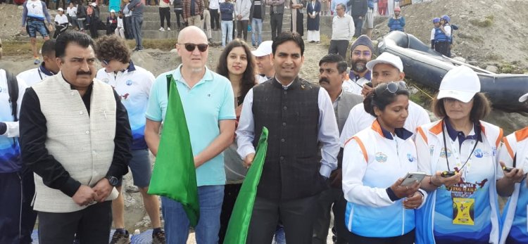 डीसी हेमराज बैरवा ने मिक्स मैराथन को दिखाई हरी झंडी