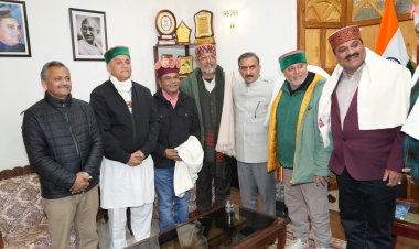 नाना पाटेकर, राजपाल यादव ने मुख्यमंत्री से भेंट की