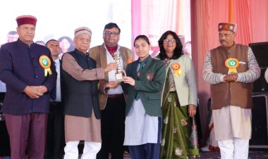 राज्यपाल ने विद्यार्थियों के समग्र विकास पर बल दिया