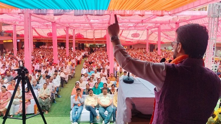 मोदी के नेतृत्व में देश बदला है और विश्व में सशक्त हुआ', पन्ना प्रमुख सम्मेलन में बोले केन्द्रीय मंत्री अनुराग ठाकुर