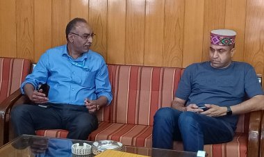 निर्वाचन आयोग के सामान्य पर्यवेक्षक पहुंचे हमीरपुर, अधिकारियों से ली चुनाव प्रबंधों की जानकारी