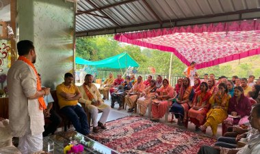 हमीरपुर के विधायक ने महा जनसम्पर्क अभियान के तहत ग्राम पंचायत रोपा और ग्राम पंचायत बल्ह के गाँवों  में नुक्कड़ सभाओं का आयोजन किया