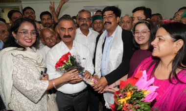 नव-निर्वाचित विधायकों ने मुख्यमंत्री से की भेंट