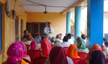 पूर्व विधायक आशीष को जनता से वोट नहीं माफ़ी मांगनी चाहिए : डॉ पुष्पेंद्र