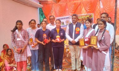 घर-परिवार की नींव होती हैं बेटियां: सुरेश कुमार