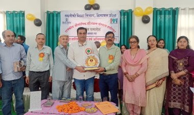 आईटीआई के वार्षिक उत्सव में डॉ. पुष्पेंद्र वर्मा ने बांटे पुरस्कार