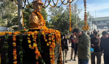 हमीरपुर के वीर सपूत शहीद मृदुल शर्मा को विधायक आशीष शर्मा  ने श्रद्धांजलि अर्पित की