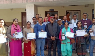 टौणी देवी की 12 टीबी मुक्त पंचायतों के प्रधानों को किया सम्मानित