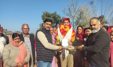 राष्ट्रीय स्तर के खिलाड़ी आनंदिता चौहान ने 26 जनवरी 2025 को एनसीसी परेड में राष्ट्रपति के सामने दिखाया अपना शौर्य