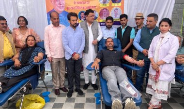 प्रो. प्रेम कुमार धूमल जी के जन्म दिवस के उपलक्ष्य पर भंडारे ब रक्तदान शिविर का आयोजन।