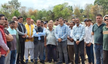 कजिन (ताया के पुत्र) की अंतिम यात्रा में पहुंचे मुख्यमंत्री