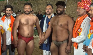 अवाहदेवी दंगल में प्रिंस बना हिमाचल कुमार विधायक हमीरपुर आशीष शर्मा ने नवाजे विजेता पहलवान