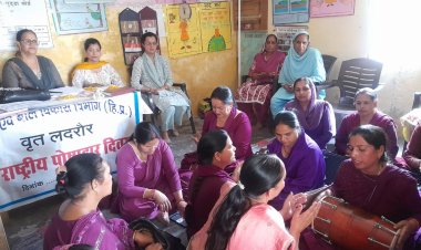 पोषण पखवाड़े के समापन अवसर पर निकाली स्कूटी रैली