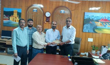 प्रारंभिक शिक्षा उपनिदेशक कार्यालय ने बेची 80 हजार की कंट्रीब्यूशन स्लिप्स