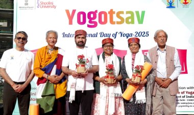 शूलिनी विवि  ने अंतर्राष्ट्रीय योग दिवस 2025 की 58वीं  गिनती के अवसर पर योगोत्सव का आयोजन किया