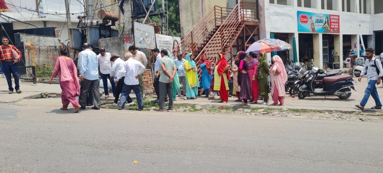 वार्ड नंबर 9 हमीरपुर की पेयजल समस्या का होगा जल्द निवारण: डॉ पुष्पेंद्र वर्मा
