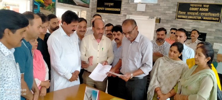 भारतीय जनता पार्टी के प्रतिनिधिमंडल ने जिलाधीश को सौंपा ज्ञापन