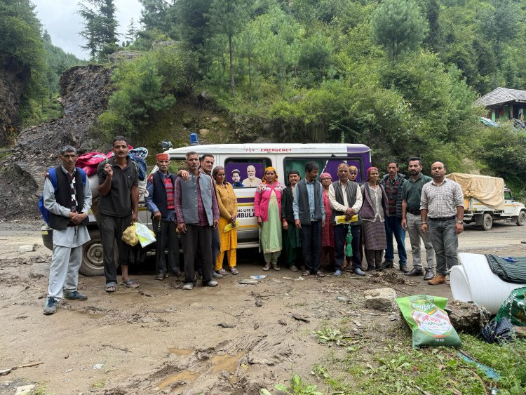 आपदा प्रभावित क्षेत्र में घर-द्वार जाकर प्राथमिक स्वास्थ्य सेवा, दवाइयां और सेनेटरी पैड पहुँचा रही अस्पताल सेवा: अनुराग सिंह ठाकुर