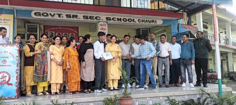 चौरी स्कूल की दो छात्राओं का चयन राष्ट्र स्तरीय योग प्रतियोगिता के लिए हुआ