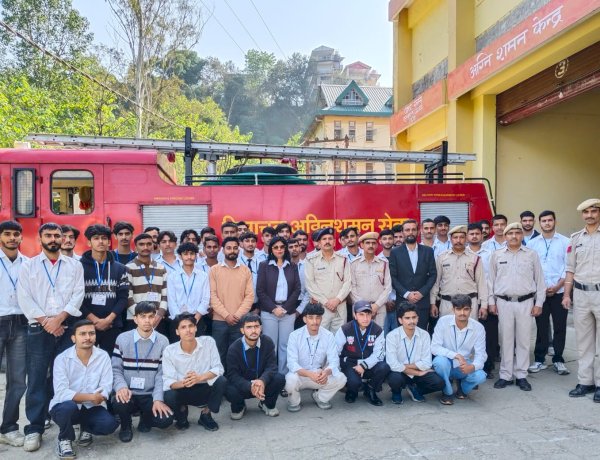 एनआईएफएस  के छात्रों ने अग्निशमन यंत्रों और सुरक्षा उपायों का लिया तकनीकी ज्ञान