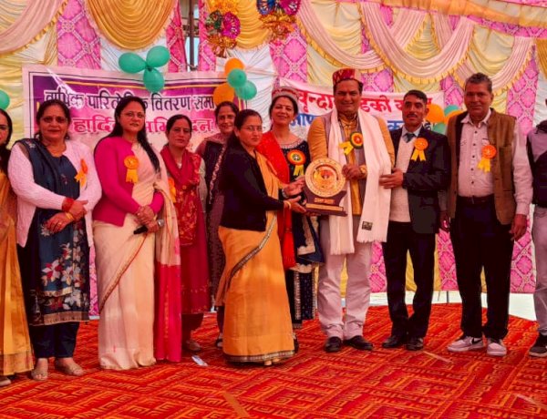 प्रत्येक छात्र भारत के भविष्य का चमकता सितारा है: डॉक्टर पुष्पेंद्र वर्मा