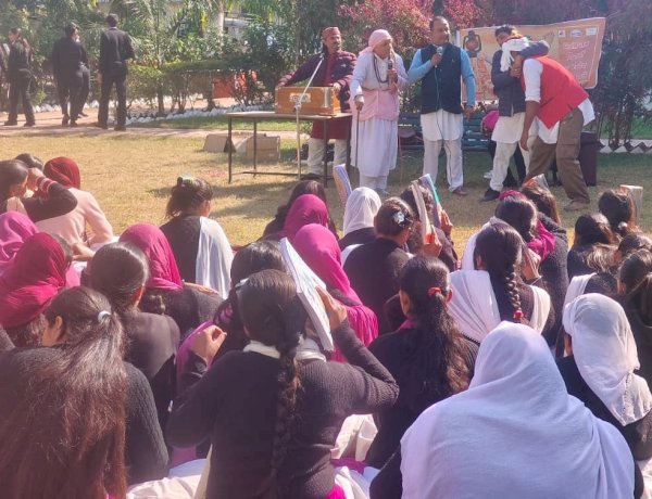 लोक कलाकारों ने दिया सड़क सुरक्षा जागरुकता का संदेश