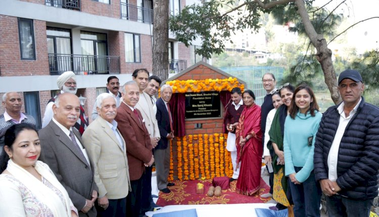 शूलिनी विश्वविद्यालय ने श्रीमती सरोज खोसला का 85वां जन्मदिन हर्षोल्लास के साथ मनाया