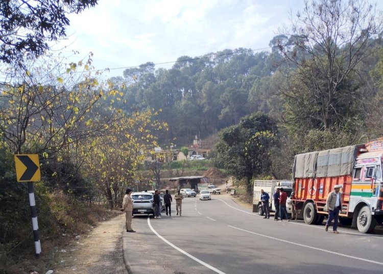 यातायात के नियमों की अनुपालना के लिए चलाया अभियान