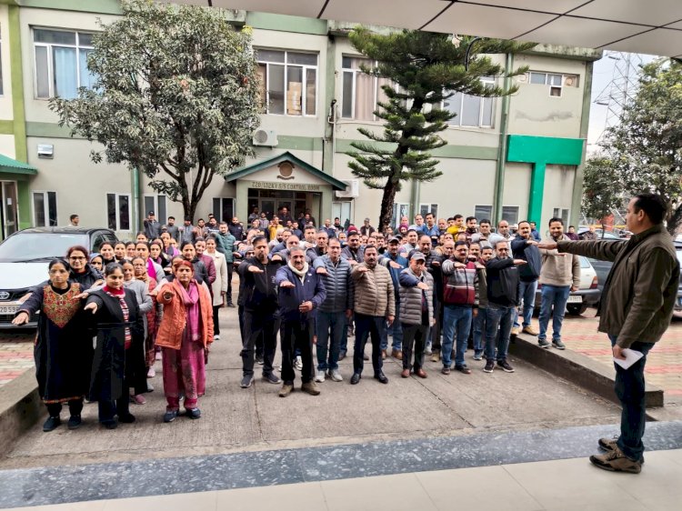 अधिकारियों-कर्मचारियों ने ली स्वतंत्र, निष्पक्ष एवं शांतिपूर्ण मतदान की शपथ