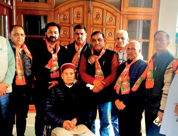 भाजपा पूर्व कर्मचारी प्रकोष्ठ का प्रतिनिधिमंडल प्रो. प्रेम कुमार धूमल से मिला